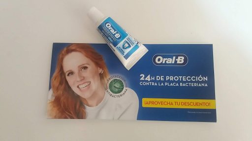 muestra gratis de pasta de dientes Oral B